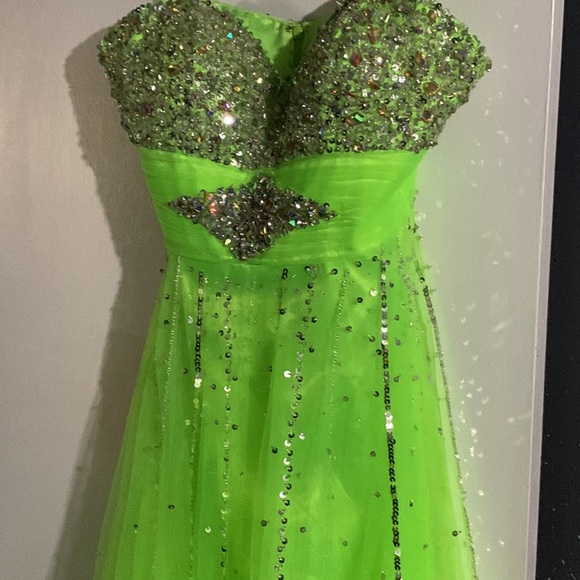 MacDuggal size 10 formal dress - Picture 2 of 8